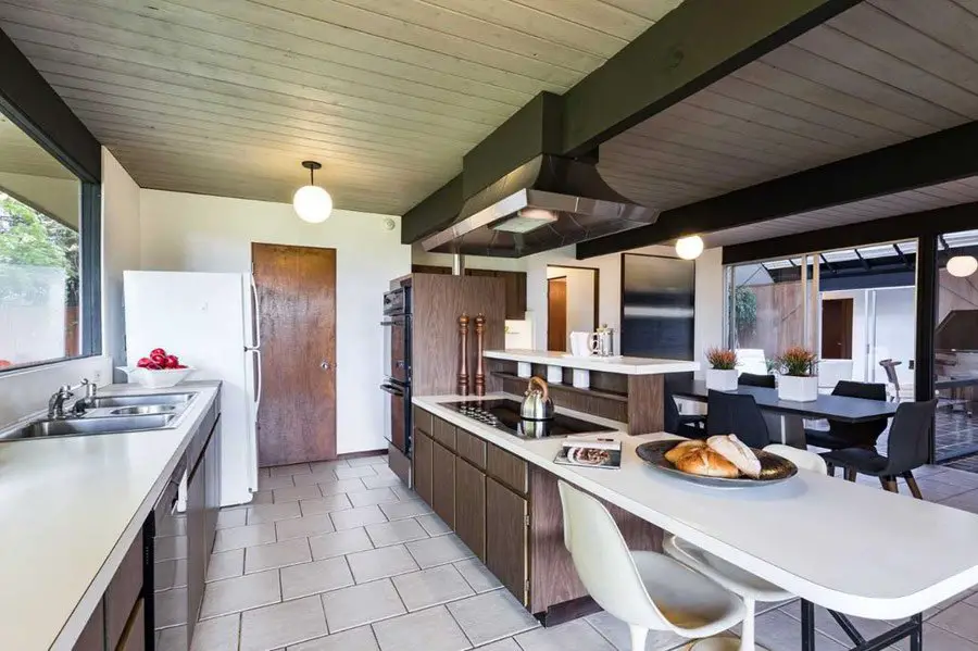 Eichler house Palo Alto Hills_kitchen