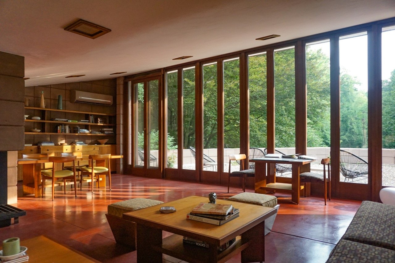 Frank Lloyd Wright - Eppstein House - Summer_living room