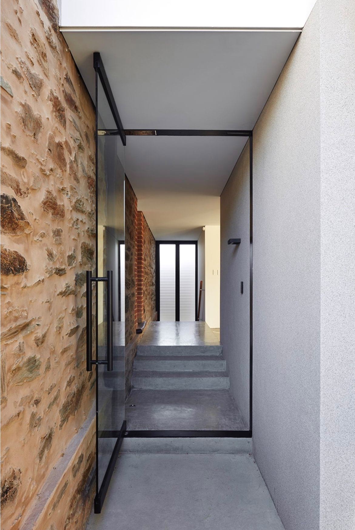 Modern home - MH house - entrance corridor
