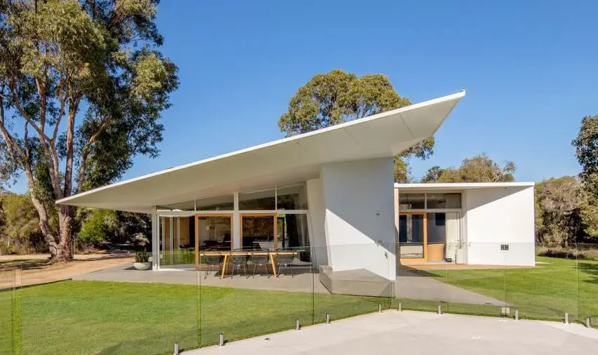 Modern House - Bartram RD - Mountford Architects - exterior pool