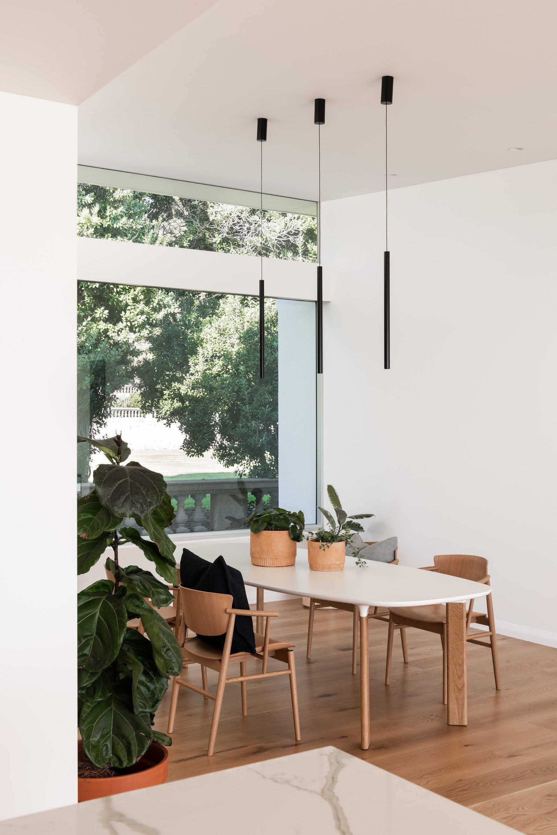 Modernist apartments - Overton Terraces - Braham architects - dining area