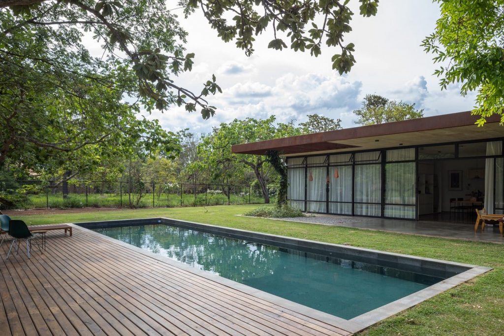 Modernist family home brazil -  pool