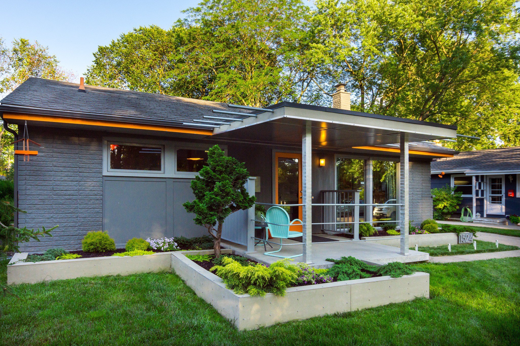 Midcentury home renovation - Interior designer Elin Walters - Exterior front