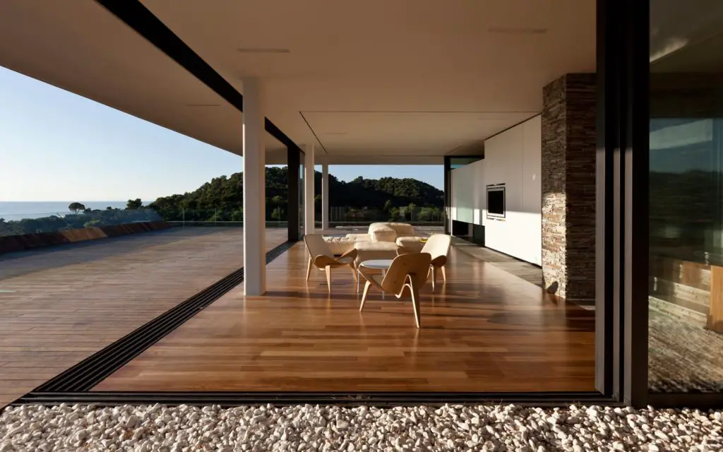 Modernist house in Greece - architect K Studio - living room view