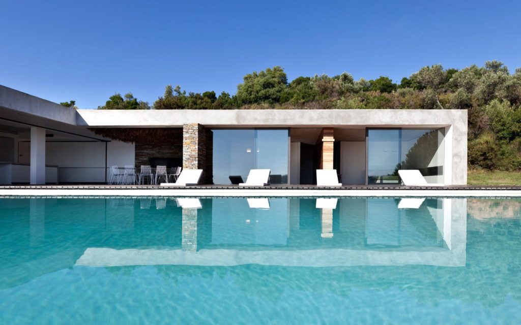 Modernist house in Greece - architect K Studio - pool view