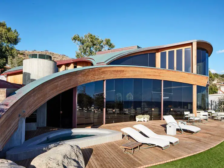 John Lautner - Carbon Beach House renovation - outside terrace