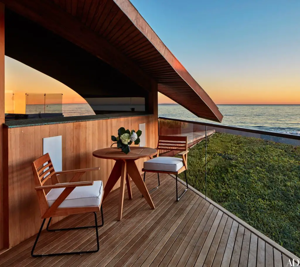 John Lautner - Carbon Beach House renovation - terrace