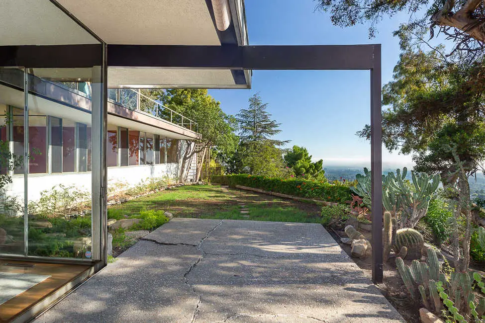 Richard Neutra - Elsa and Robert Sale Residence - outside