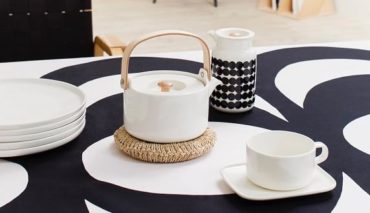 Oiva teapot and mug marimekko tableware