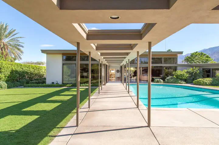 Frank Sinatra - Palms Springs midcentury home - swimming pool