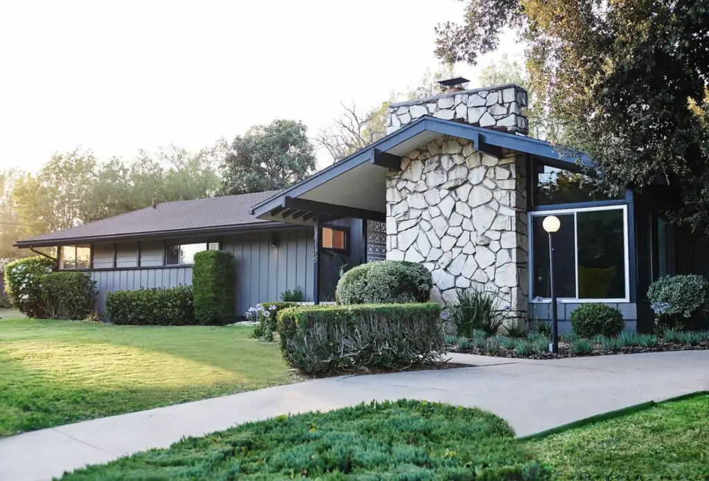 Claudia Andrade San Lucas Midcentury house renovation - exterior