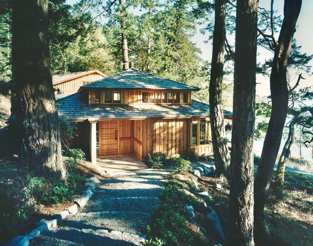 Modern Residence - Heather Johnston Architect - Salt Spring Island - exterior front