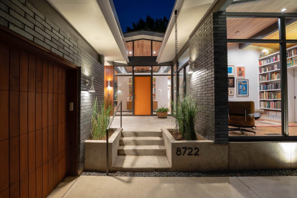 Midcentury inspired home - Dallas