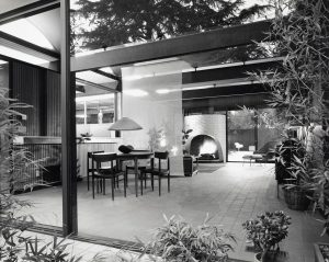 Case Study House #20(B) located in Altadena, California and designed by Buff, Straub, and Hensman in 1958. Photo: Julius Shulman / Getty Archives