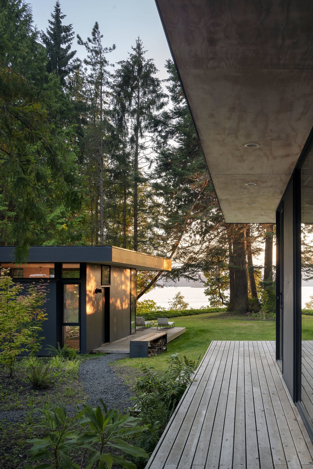 A Serene Modernist Retreat For The Nature Lovers - Mid Century Home