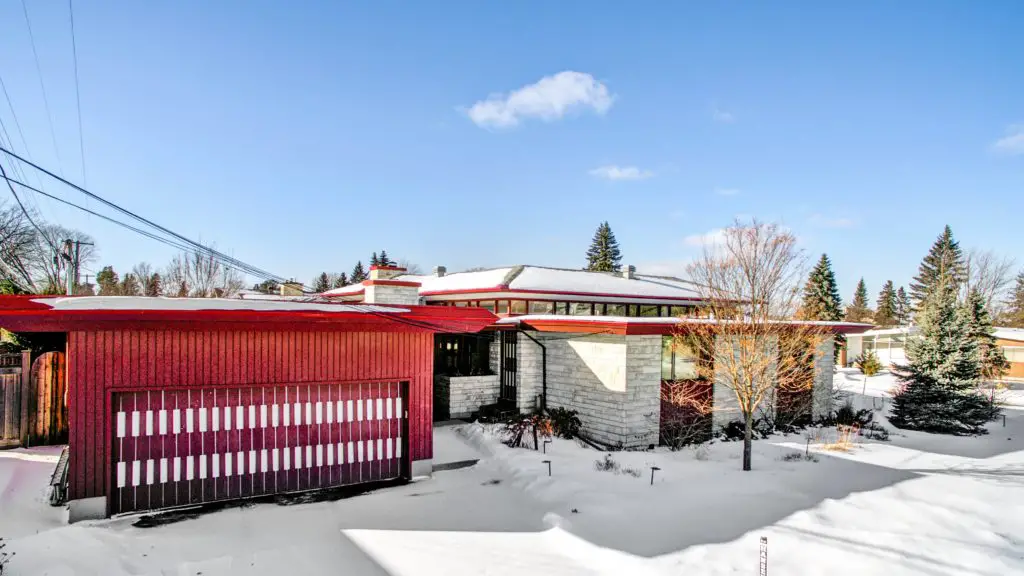 Frank Lloyd Wright Inspired Weiner Residence - Ottawa - exterior