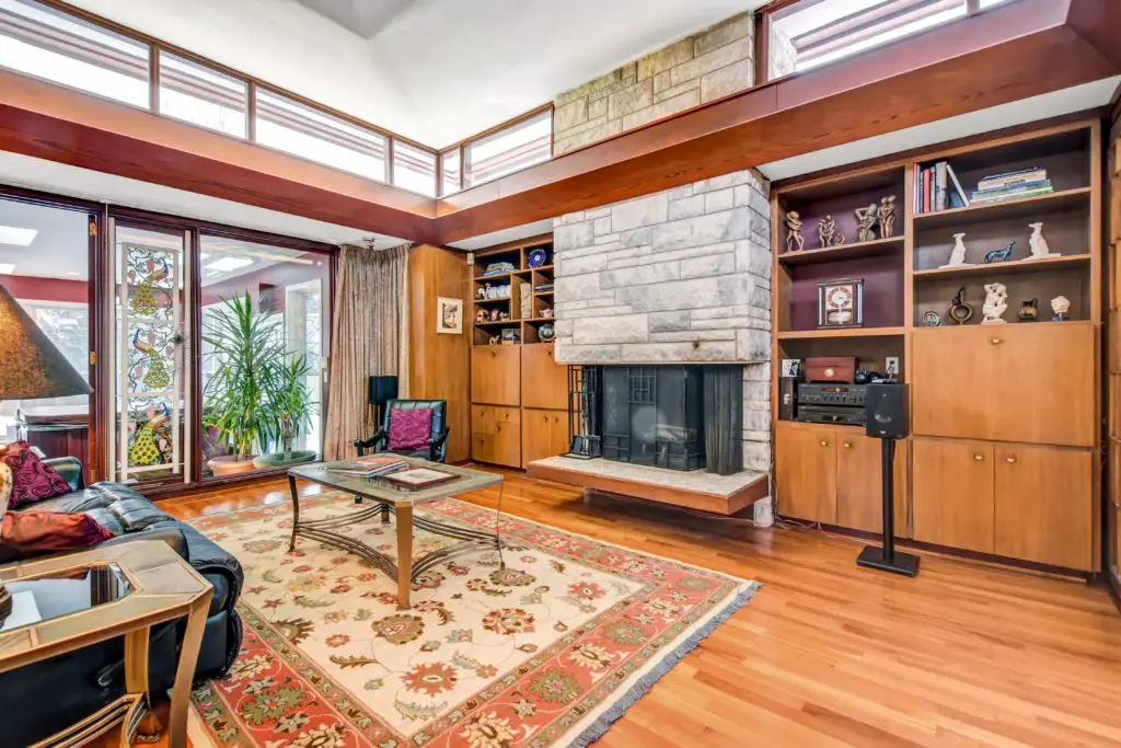 Frank Lloyd Wright Inspired Weiner Residence - Ottawa - living room