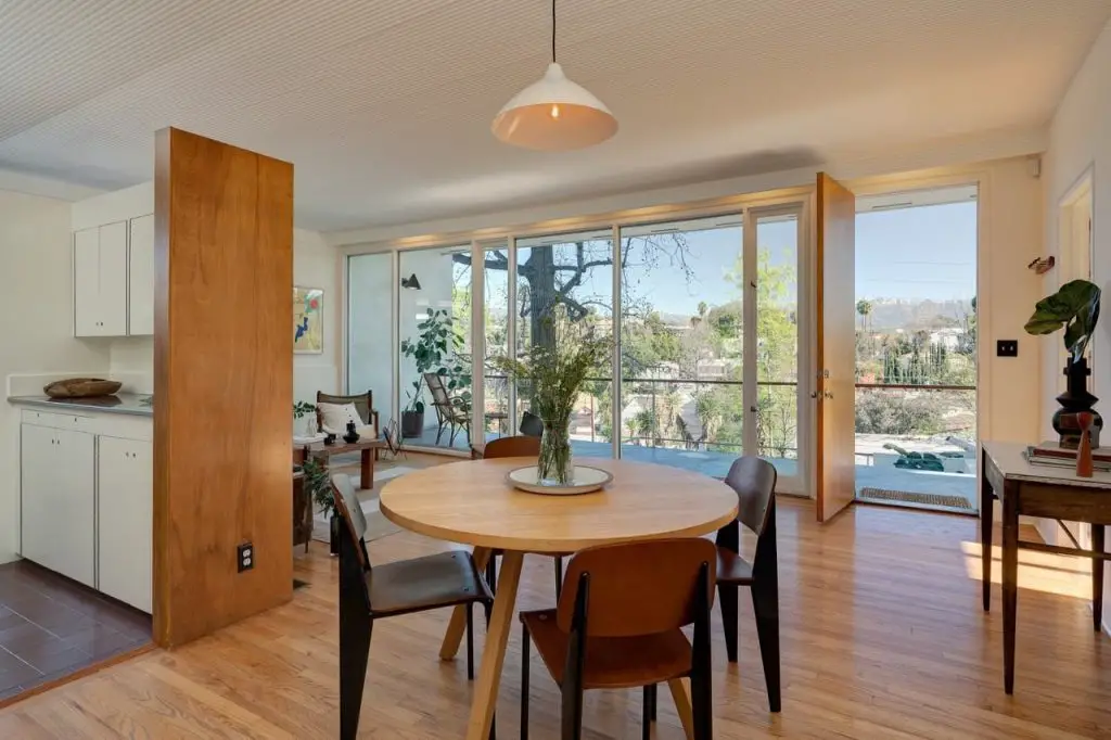 The Salkin House by John Lautner - dining area