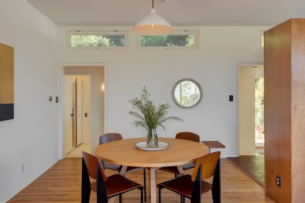 The Salkin House by John Lautner - dining area