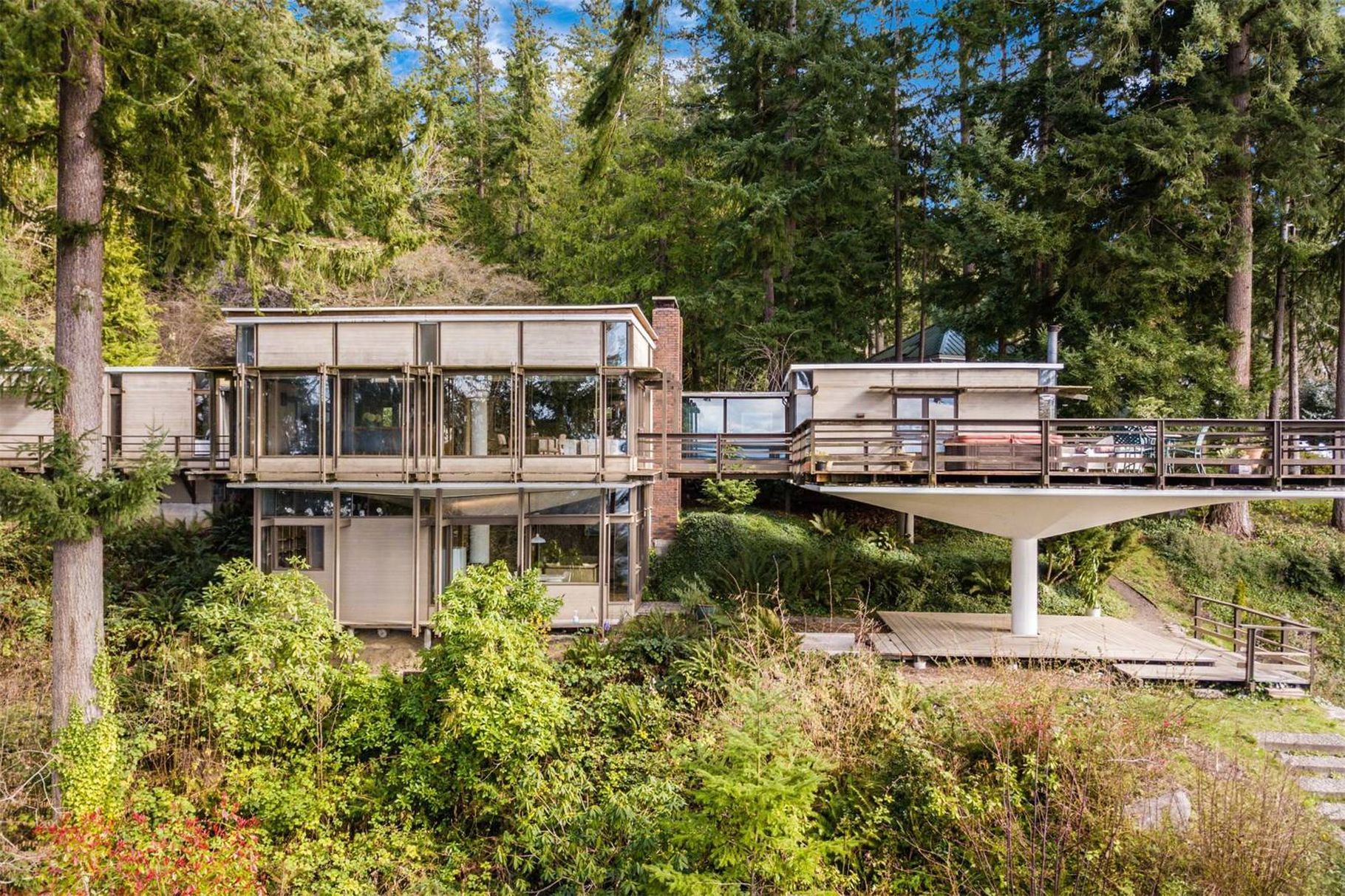 1965 midcentury forest retreat Washington