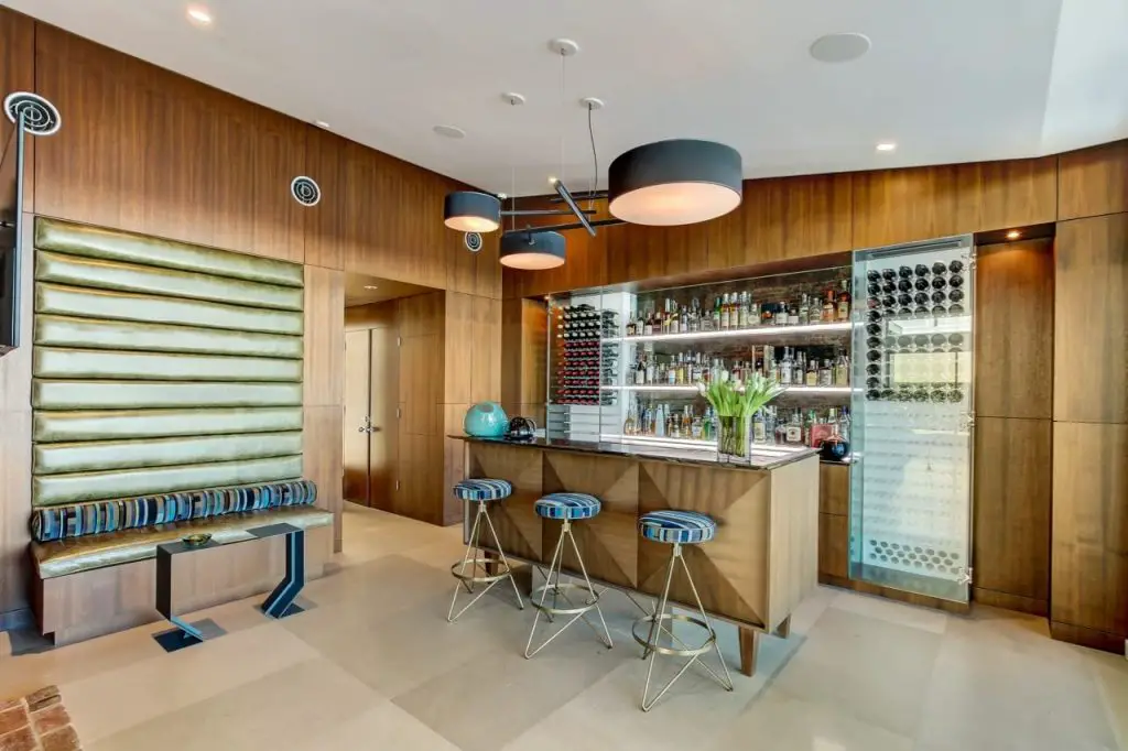 Midcentury Gem In Florida for sale - bar