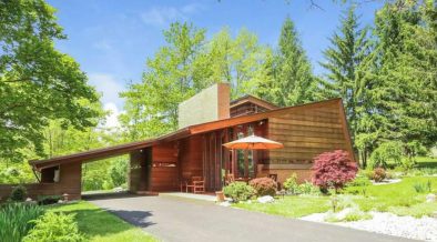 A Rustic Frank Lloyd Wright Fits Like A Glove In Its Landscape - Mid ...