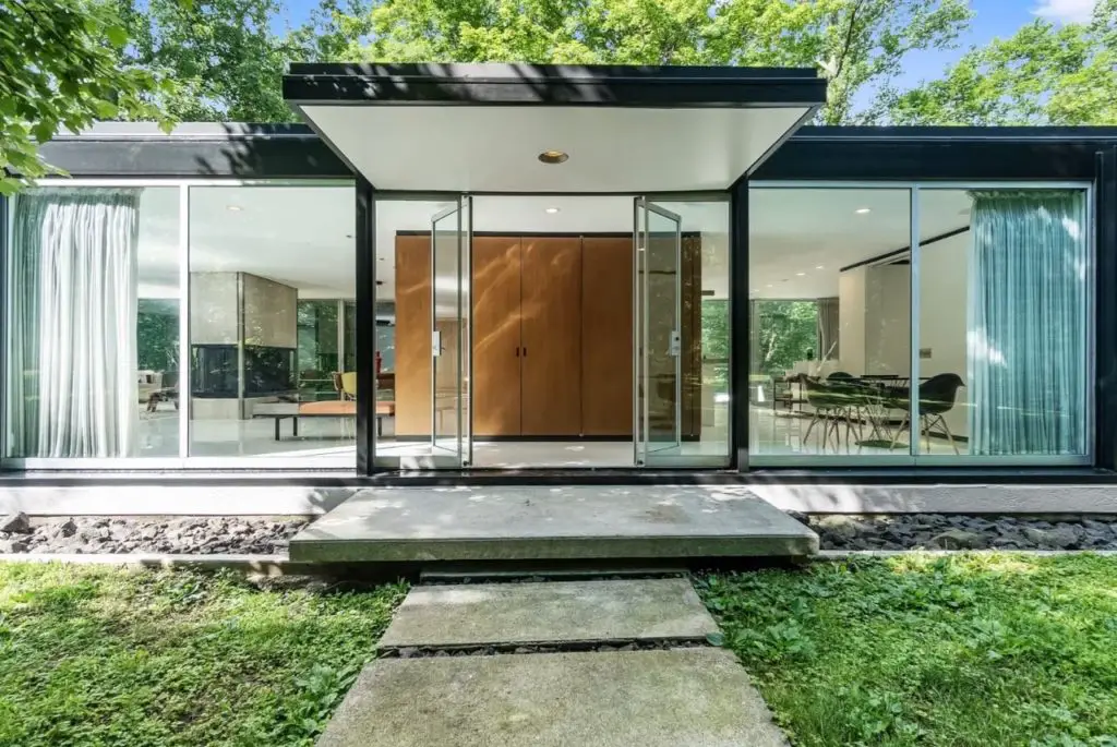 Modernist house in Amonk New York 