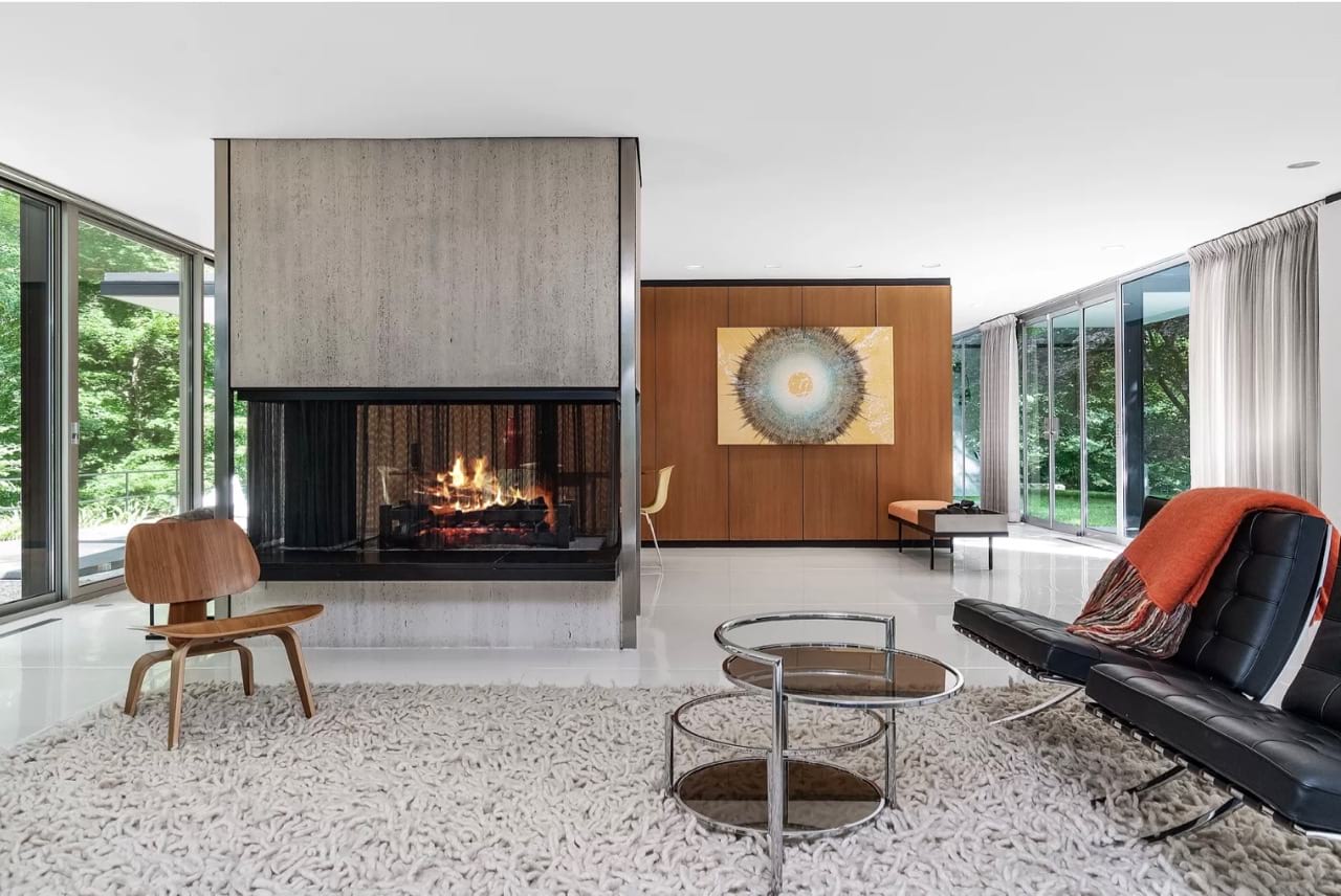 Modernist house in Amonk New York -