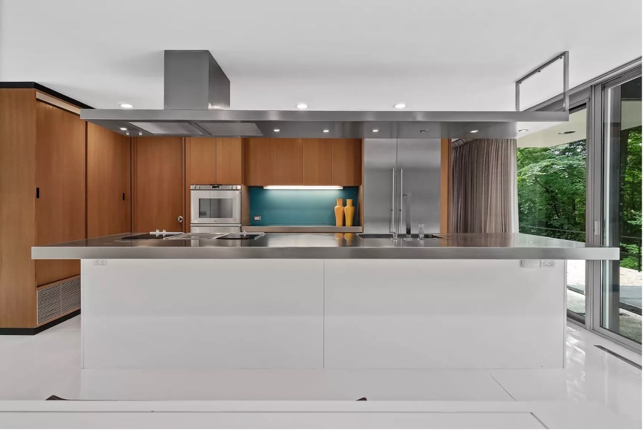Modernist house in Amonk New York -