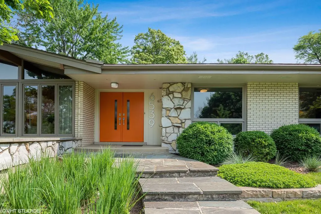 A 1960s Home in Chicago is Midcentury Inside And Out Mid A 1960s Home in Chicago is Midcentury Inside And Out Mid