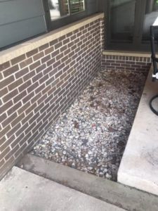 Midcentury entryway rocks
