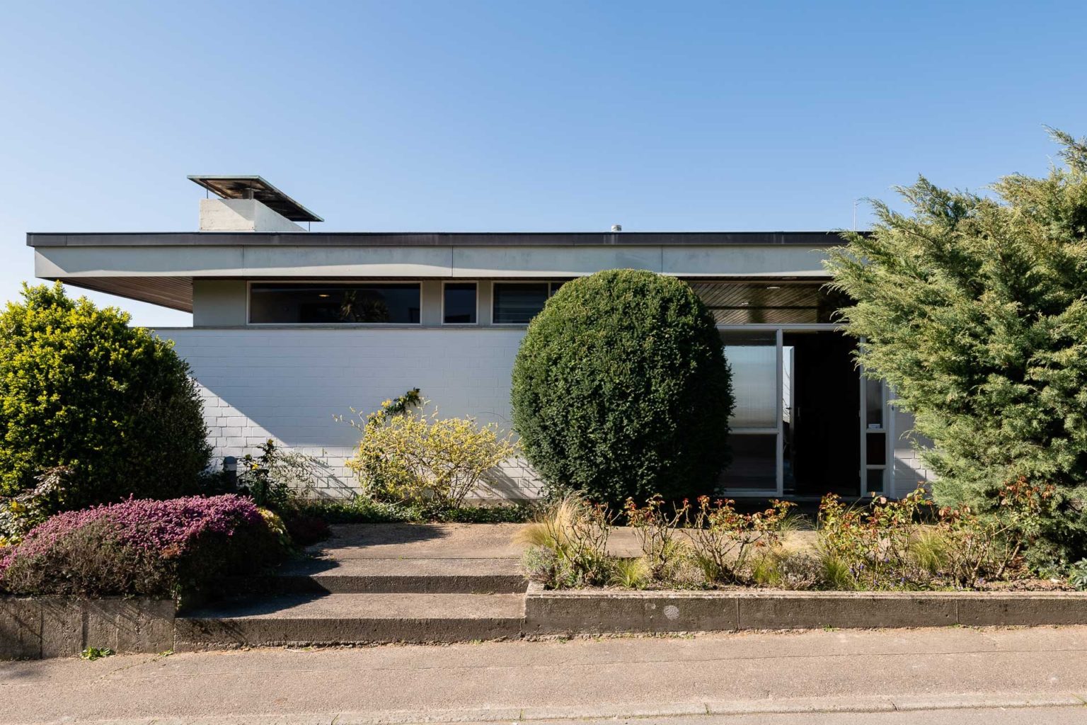 Bauhaus Meets Midcentury in this German Villa Mid Century Home