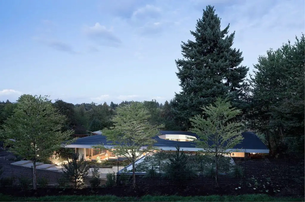 Modern Courtyard House