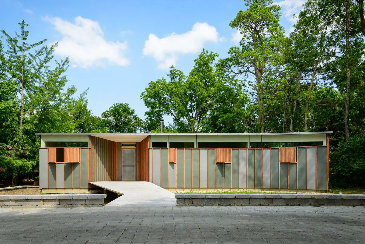 Thumb House