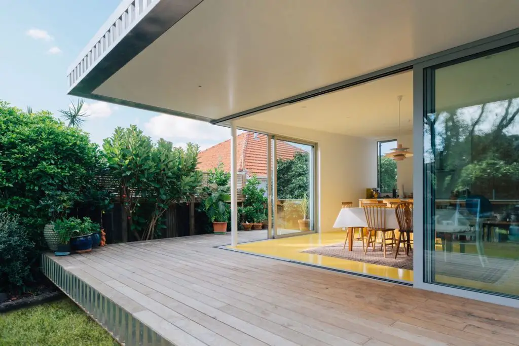 Yolk House