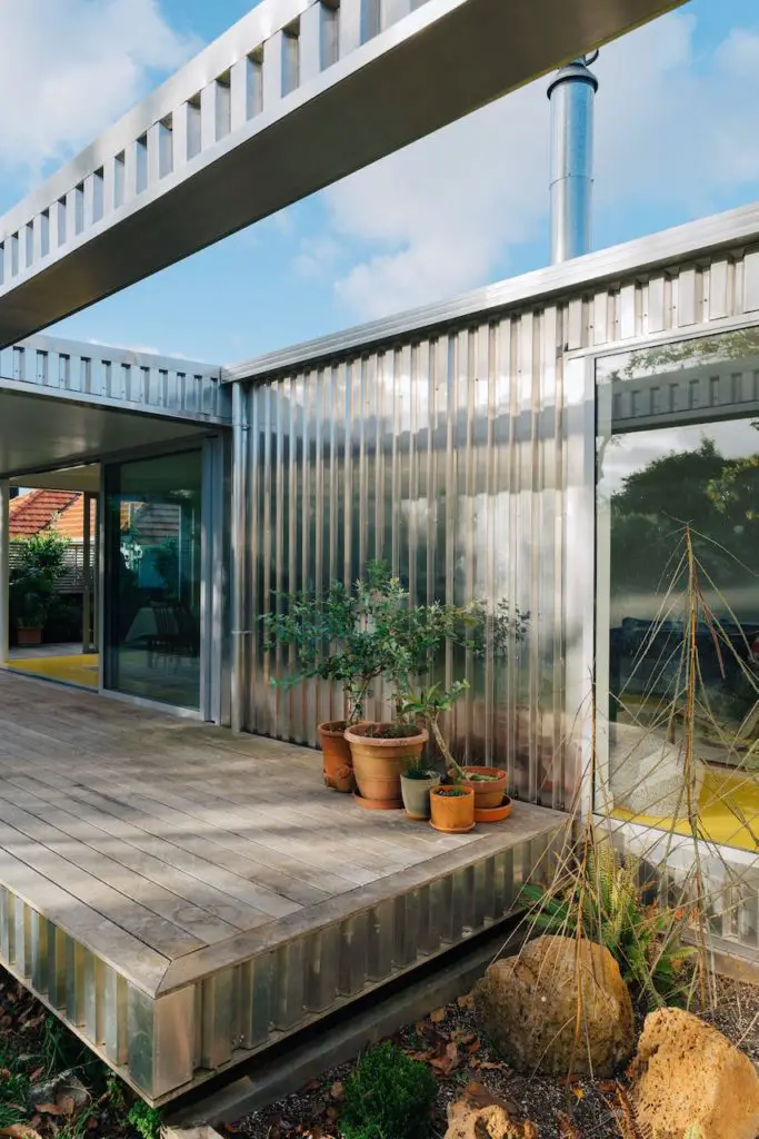 Yolk House