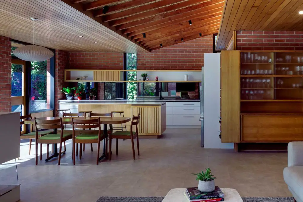 Modernizing a Midcentury Home with Traditional Craftsmanship Techniques ...