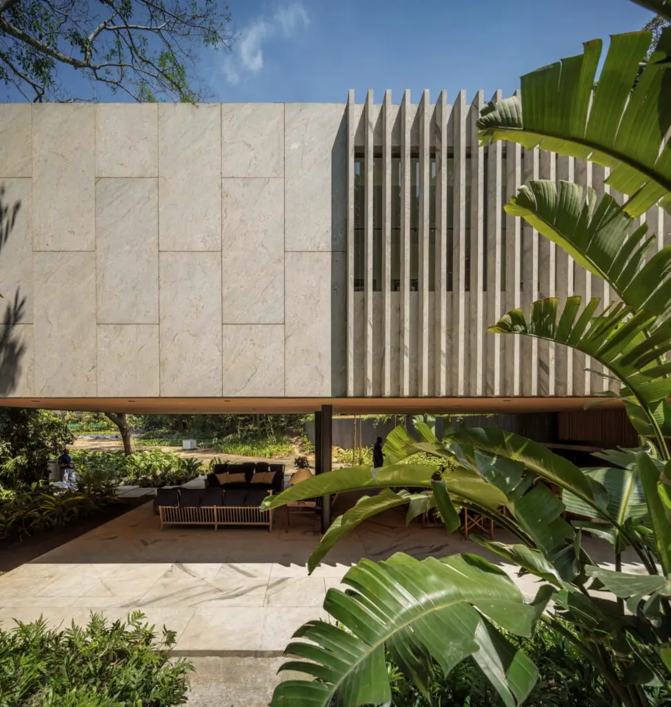 contemporary modernist house Brazil - 