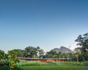 contemporary modernist house Brazil -