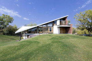 Aalloa House