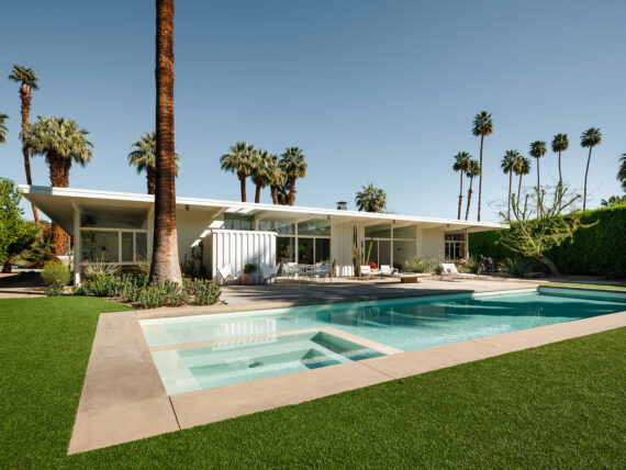 A Palm Springs Exclusive Enclave - Mid Century Home