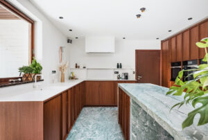 House MB