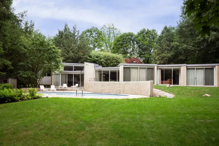 An Incredible Example of Well Maintained Brutalist Architecture - Mid ...