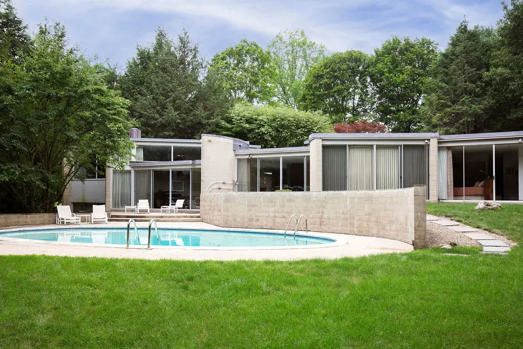 Torf House