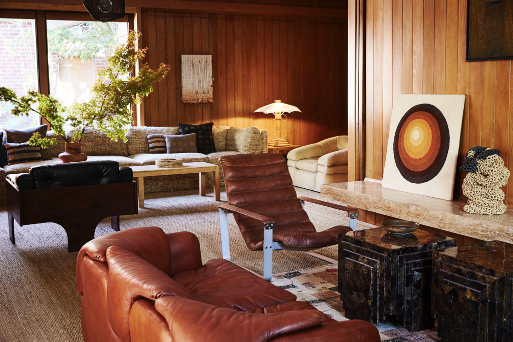 A Mid-Century home Revival Living room