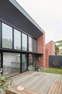 Modern brick house - backyard