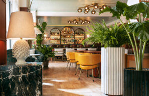 the Hoxton midcentury hotel Rome - bar