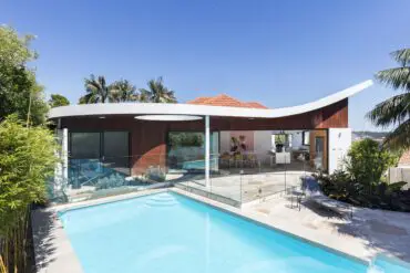 Midcentury glamour house in Australia - pool