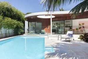 Midcentury glamour house in Australia - pool