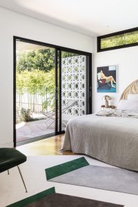 Midcentury glamour house in Australia - bedroom
